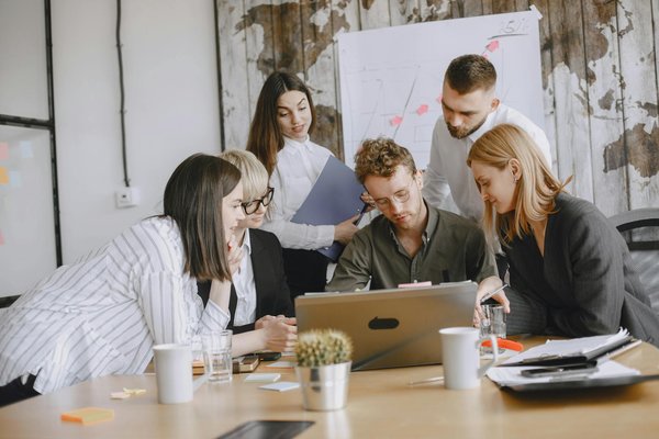 Les solutions CRM essentielles pour dynamiser votre PME en 2023